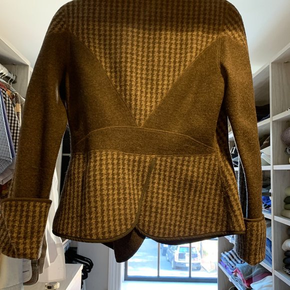 Ryan Roberts Gray and Black Wool Blazer. - Picture 2 of 5